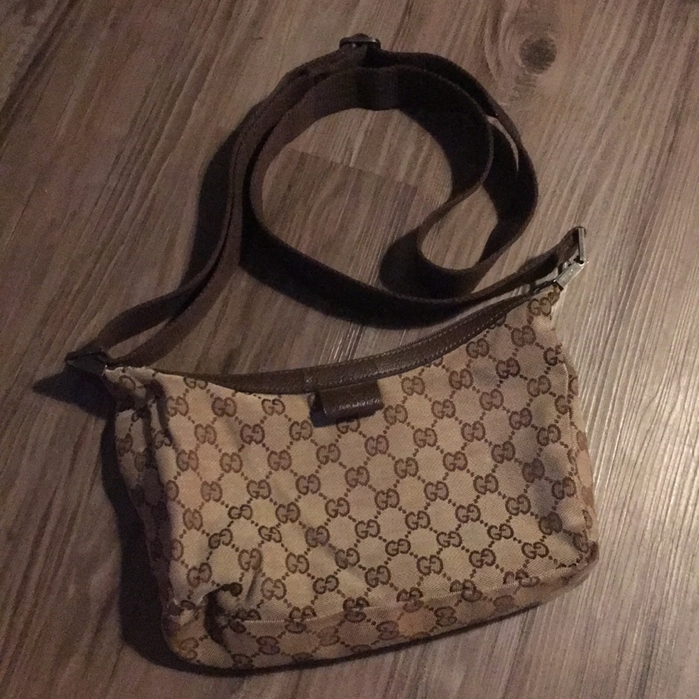 Vintage 90’s Authentic Gucci crossbody